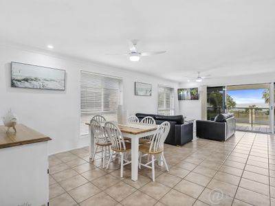 892 Scenic Highway, Kinka Beach