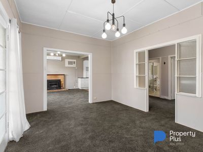 320 High Street, Kangaroo Flat