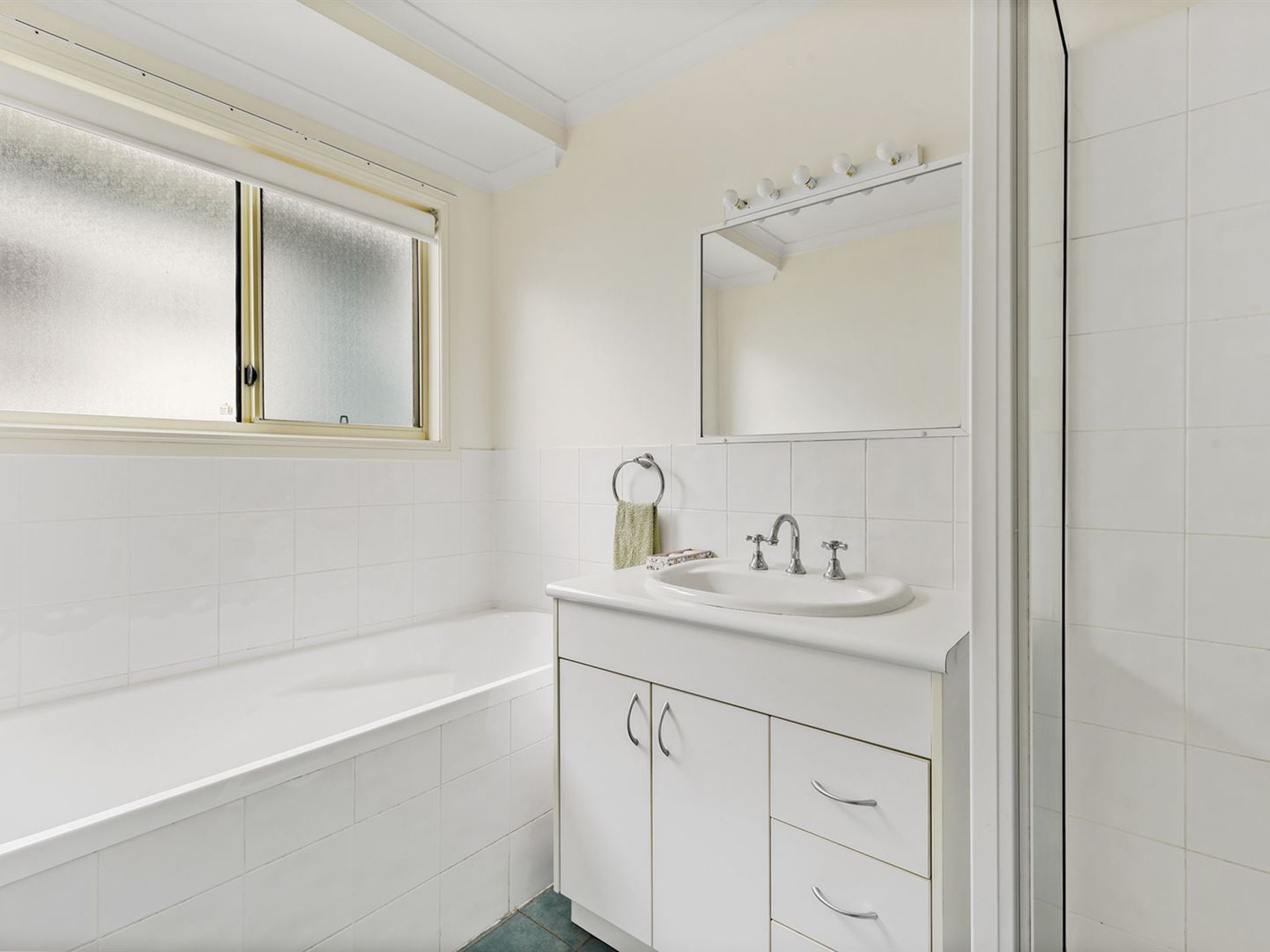 90 Lake Conjola Entrance Road, Lake Conjola