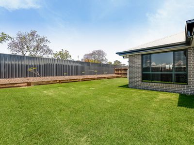 2 Tyrone Street, Middle Ridge