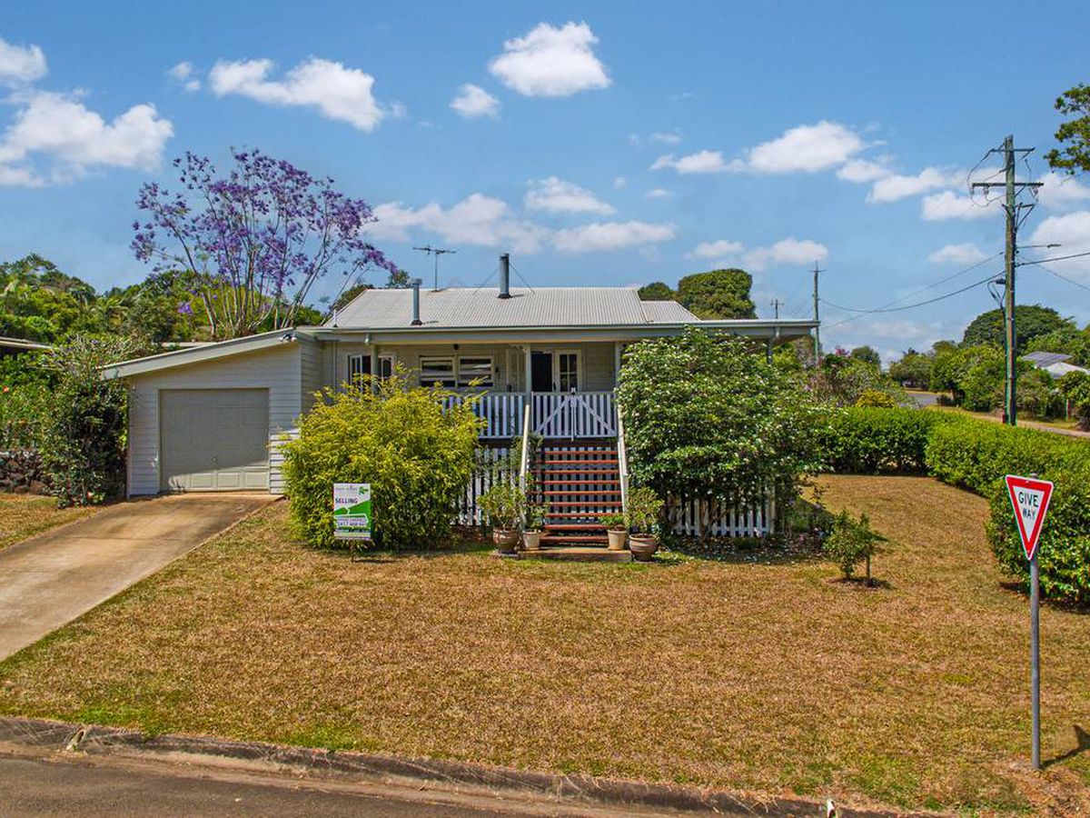 10 Barrine Road, Yungaburra