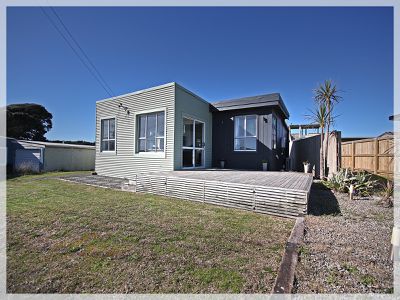 11 Nelson Street, Foxton Beach