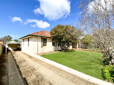 8 Farrand Street, Forbes