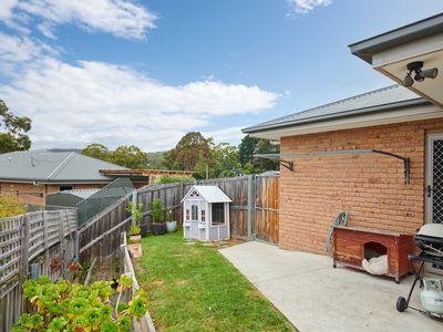 2 / 5 Space Court, Snug