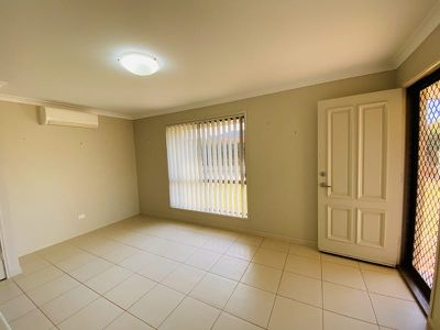 2 / 4 David Place, Kingaroy