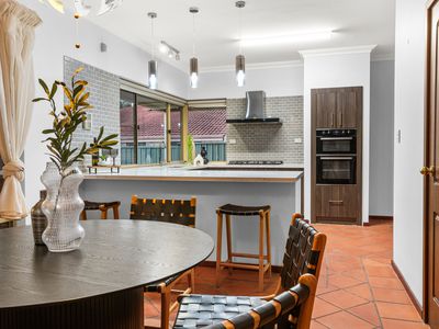 8 Heatherlea Parkway, Leeming