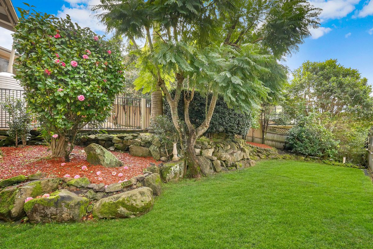 6 Robinia Parade, Springfield