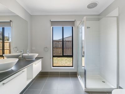 20 Embleton Chase, Melton South