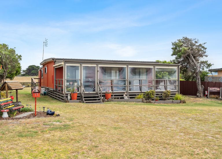 17 Beach Road, Portland