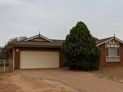 14 Catchpole Close, Dubbo