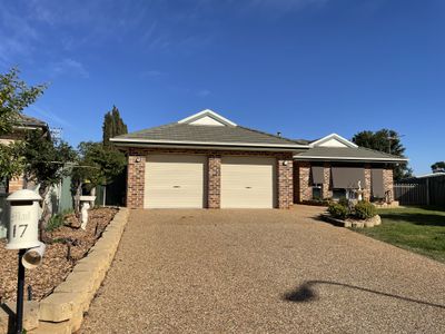 17 Robrick Close, Griffith