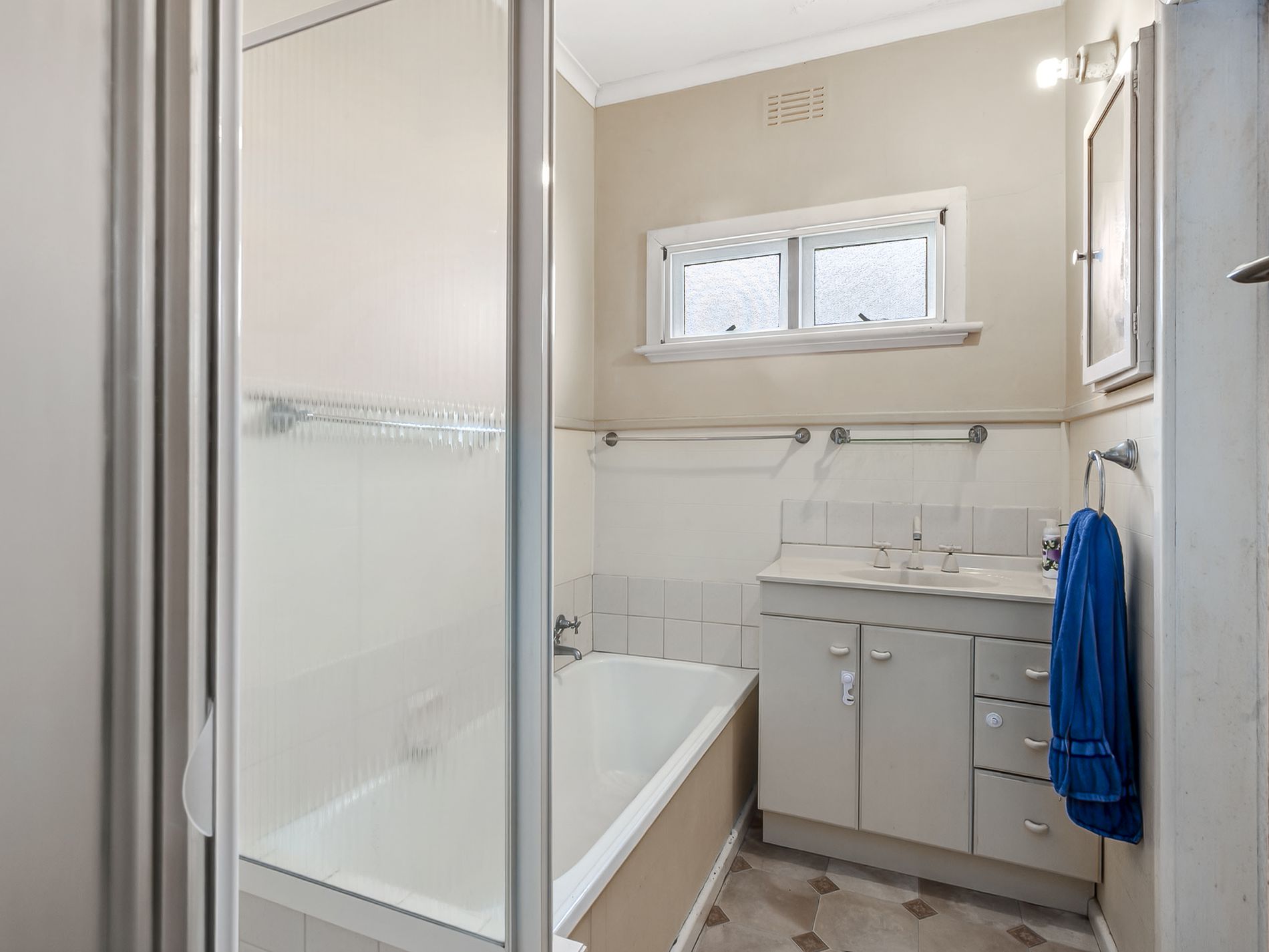 15 College Street, Newtown