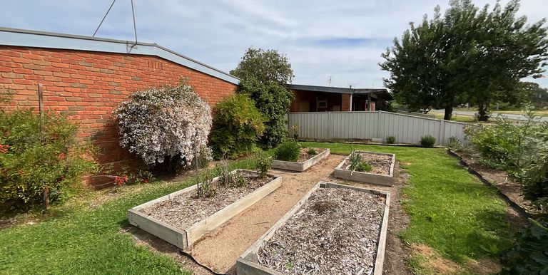 2A Lewis Street, Euroa