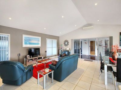5 Fantail Crescent, Cooroy