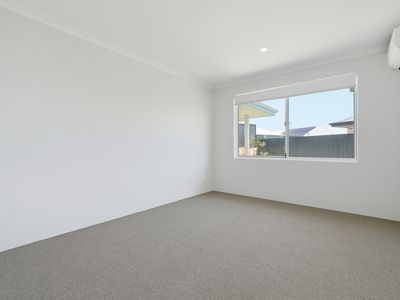 27 Danbulla Avenue, Bushmead