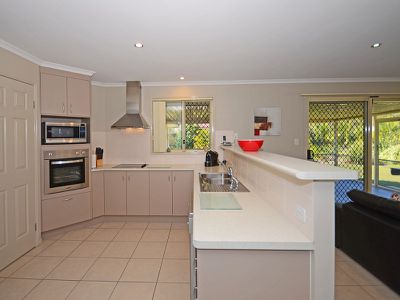 11 SOUTHFORK CCT, Burrum Heads