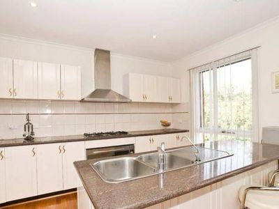 2 / 10 May Street, Doncaster East