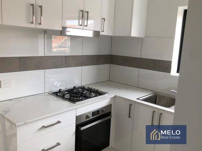 2 / 21B Military Road, Avondale Heights