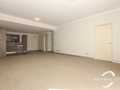 4/2 Walsh Loop, Joondalup