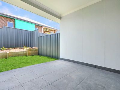 2 / 5 Heartwood Drive, Edgeworth
