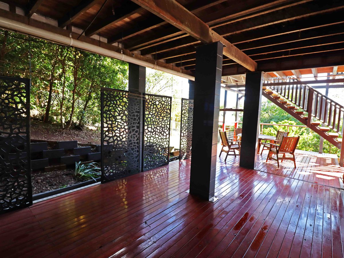 25 TWELFTH AVENUE, Atherton