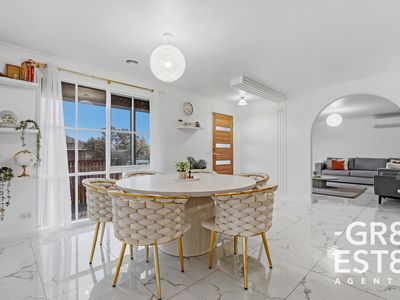 27 Lansell Drive, Cranbourne North
