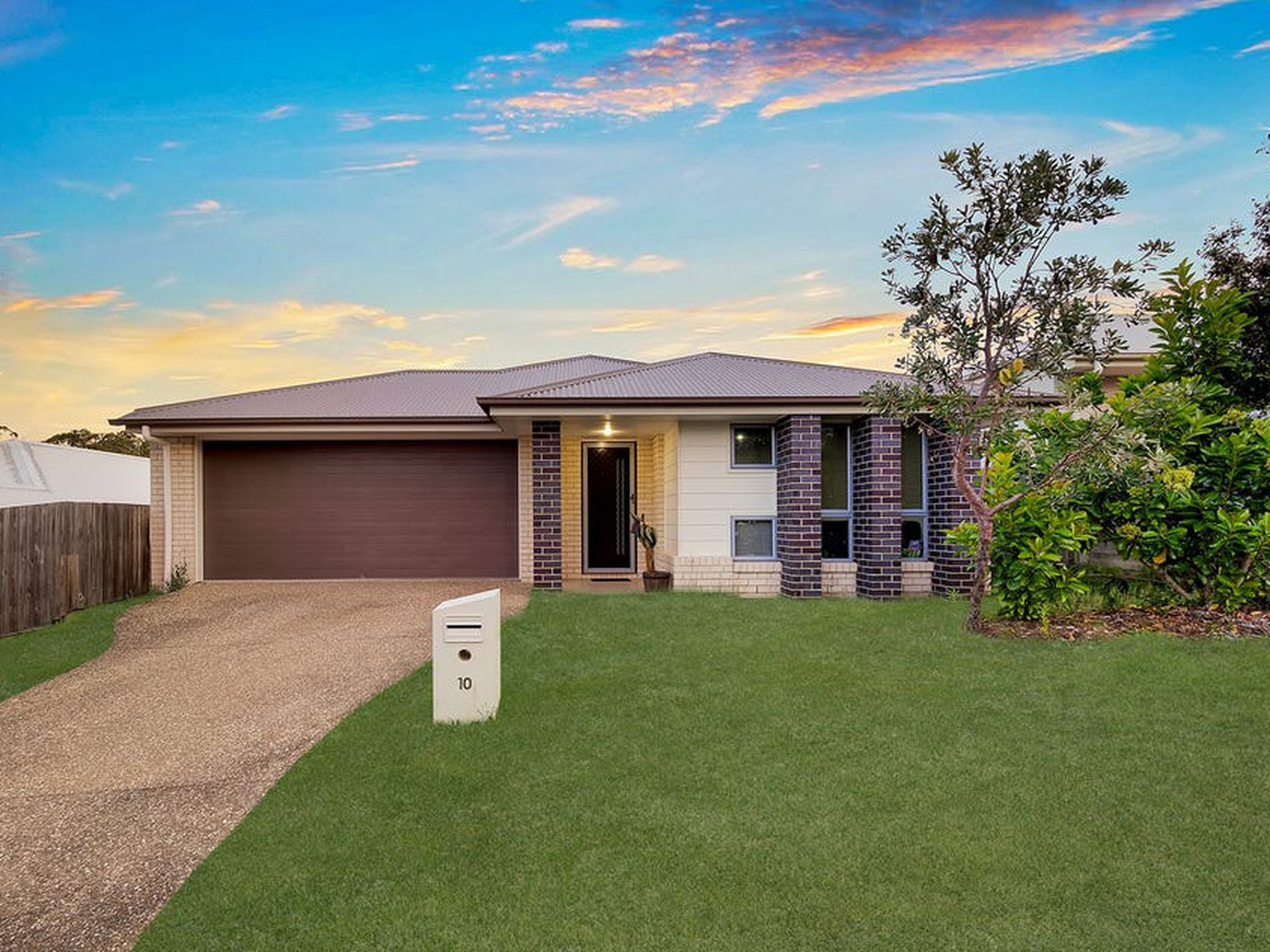 10 DANDELION DRIVE, Springfield Lakes