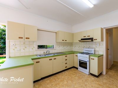 24 Douglas Street, West Mackay