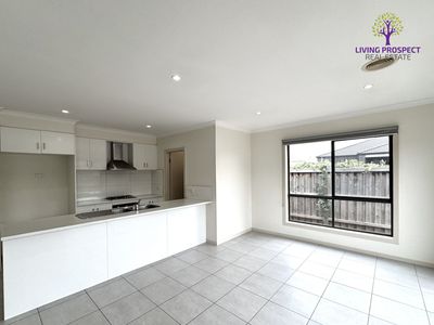 3 / 6 Equine Court, Tarneit