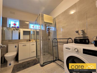 3 / 3 David Court, Cheltenham