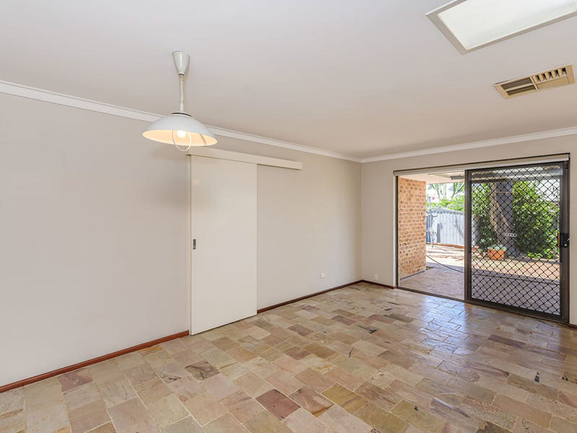 144 Warwick Road, Duncraig