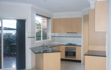 2/30 Wood St, Beaconsfield