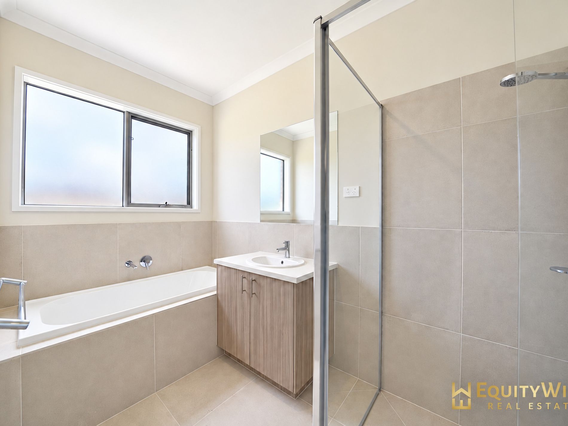 14 Helder Drive, Mambourin