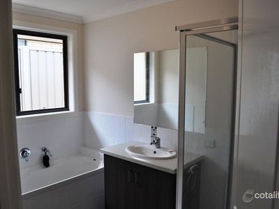 15 Squirrel Glider Drive, Thurgoona