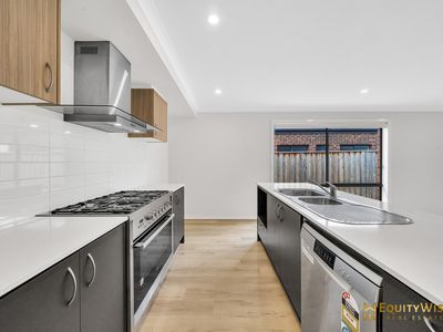 8 Pankina Road, Mambourin