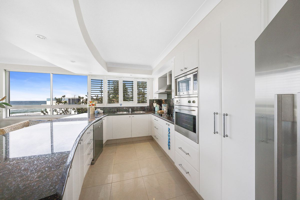 13 / 158 Hedges Avenue, Mermaid Beach