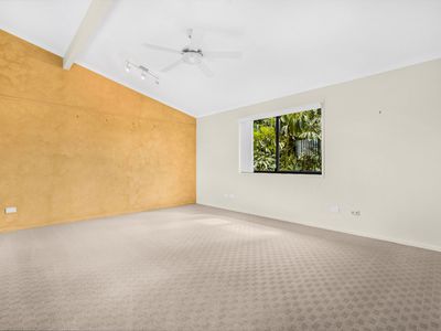 41 Bellevue Parade, Lota