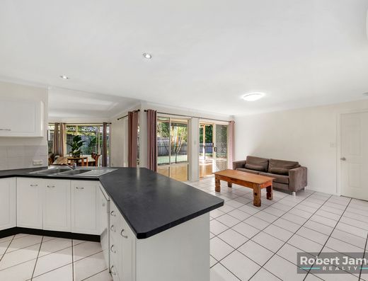 5 BEDROOM HOME WITH PARK RESERVE BACKDROP image 4