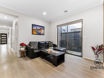 90 Glenrose Boulevard, Clyde North