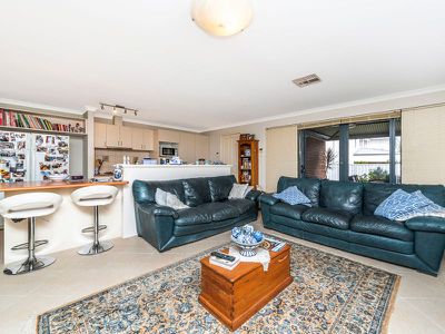 SOLD 4 Amery, Como