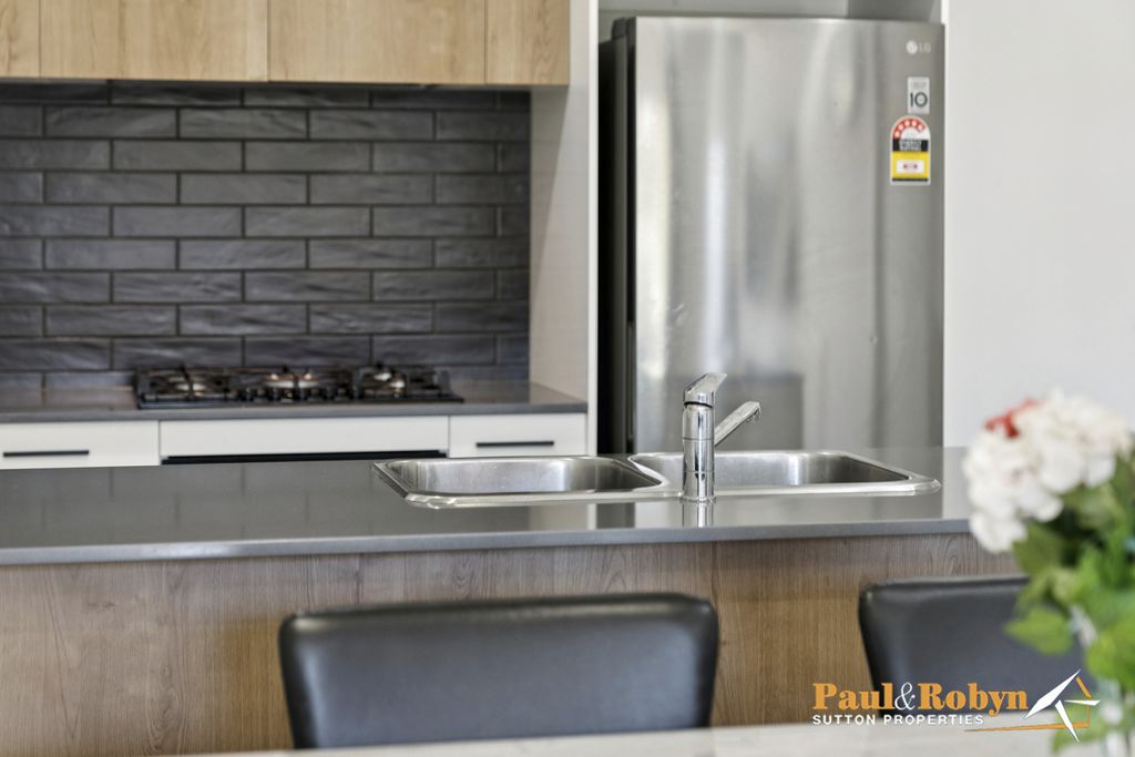 11C Woodberry Avenue, Coombs