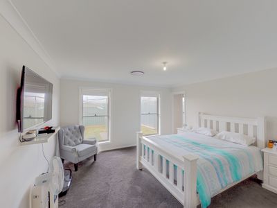 10 Waterfall Crescent, Dubbo