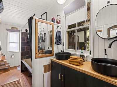 36 Charles Street, Newtown