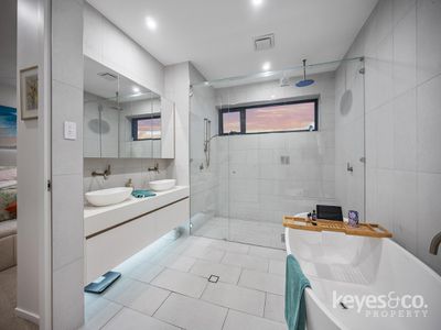 1 / 30 Mariners Drive, Townsville City