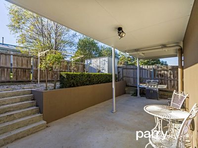 2/15 Rothesay Close, Newnham