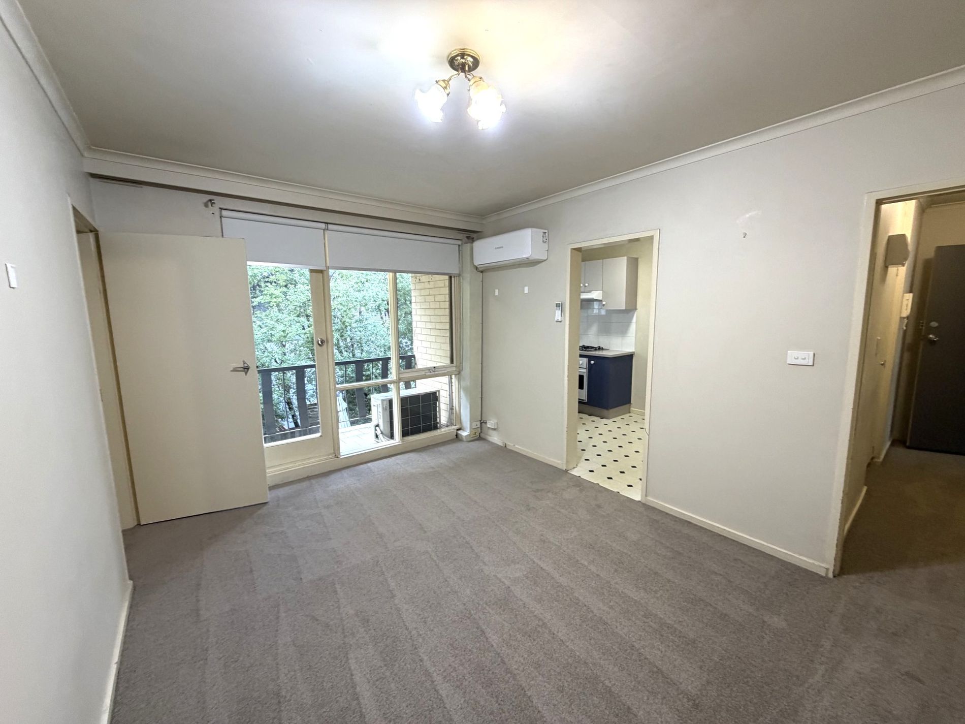8 / 33 Rosstown Road, Carnegie