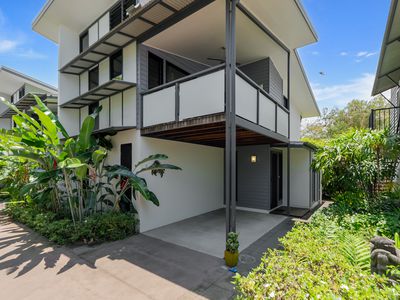 2 / 25 Charles Street, Cairns North