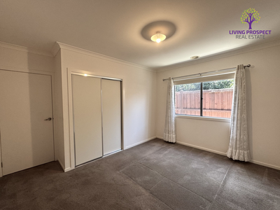 37 Fongeo Drive, Point Cook