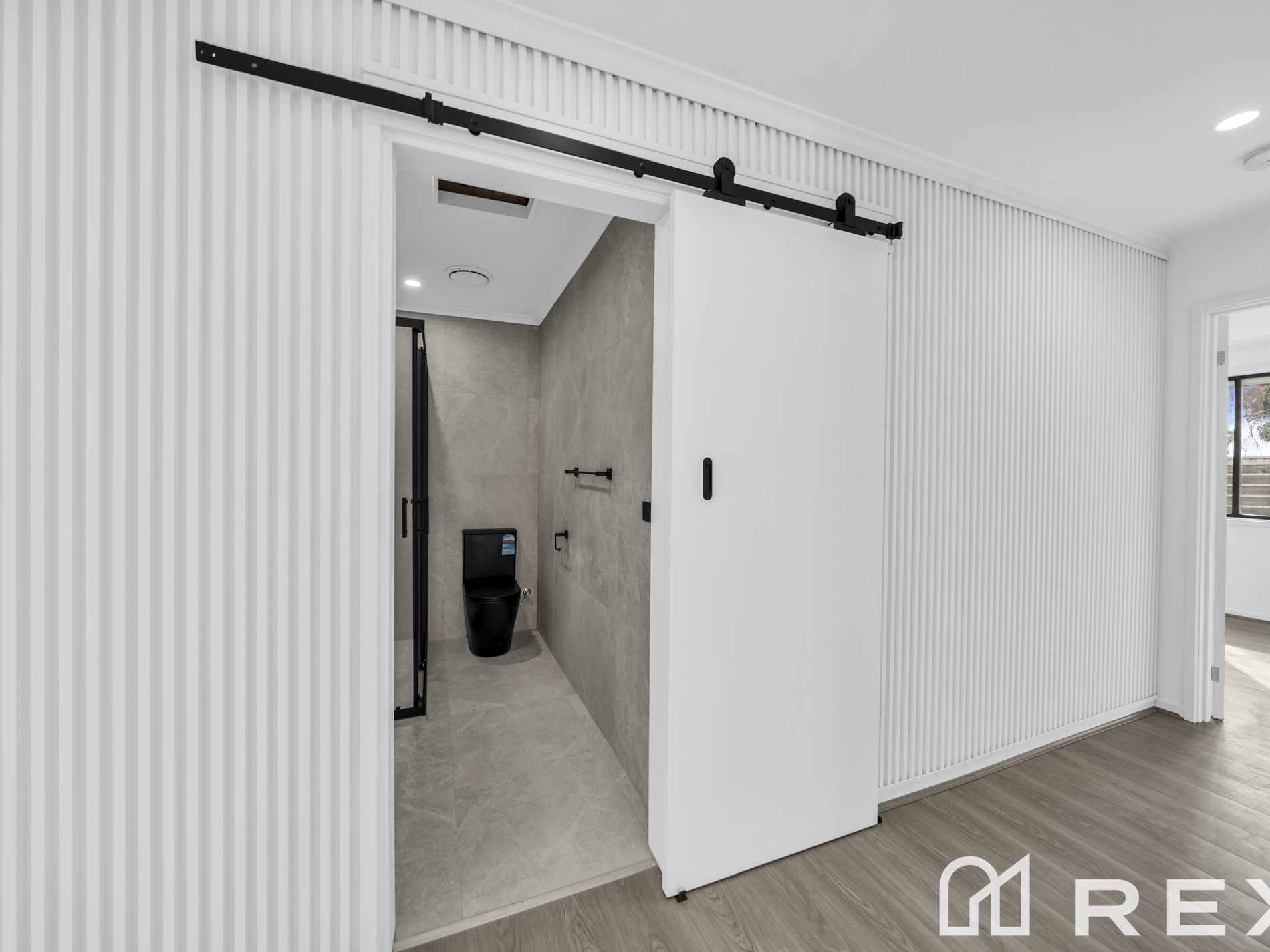 2 / 16-18 Heywood Crescent, Cranbourne North
