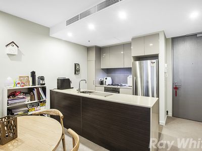 506/70 Queens Road, Melbourne